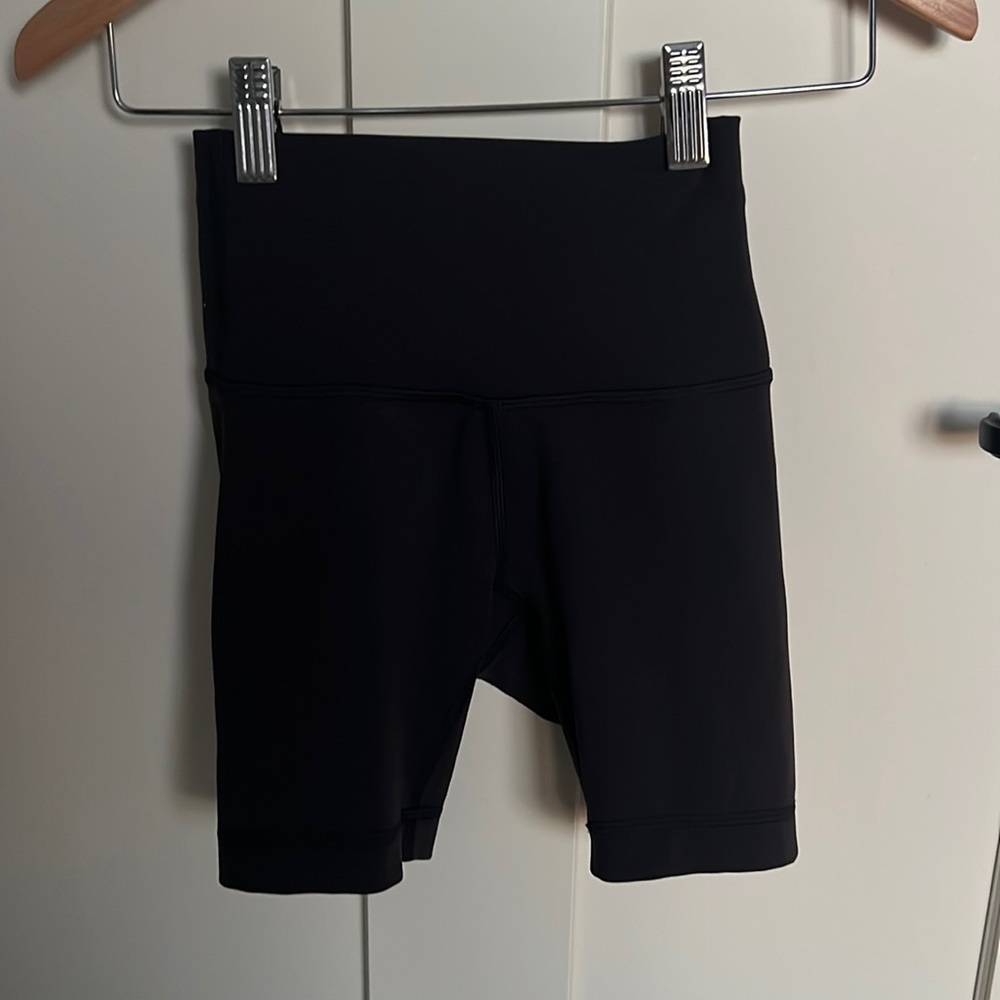 Lululemon wonder train biker shorts